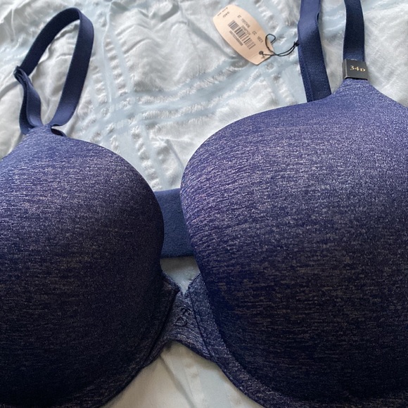 Victoria’s Secret Bra and panty set - Picture 2 of 4